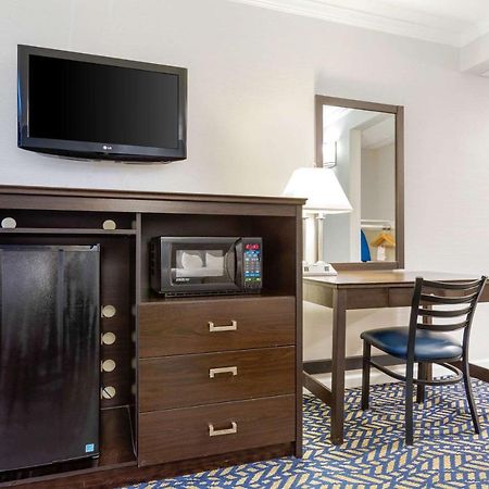Econo Lodge Хиксвилл Экстерьер фото