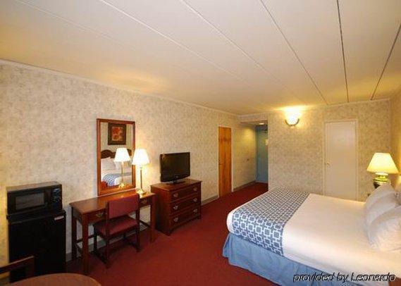 Econo Lodge Хиксвилл Номер фото